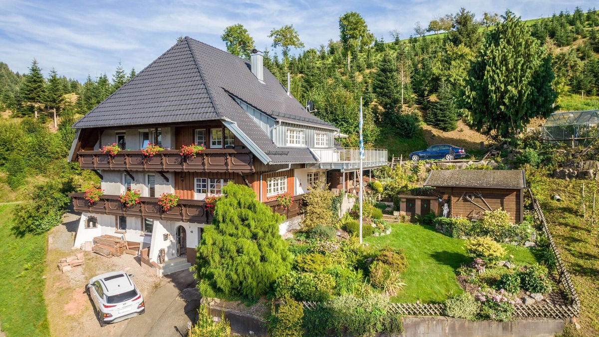 Oberharmersbach Apartment | Holiday Apartment "Dalblick" with Mountain View, Private Terrace & Wi-Fi