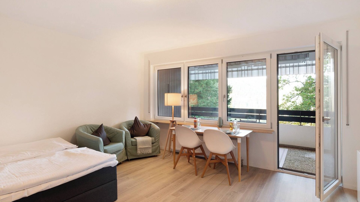 Bad Liebenzell Apartment | Holiday Apartment "in Ruhiger Aussichtslage" with Balcony & Wi-Fi