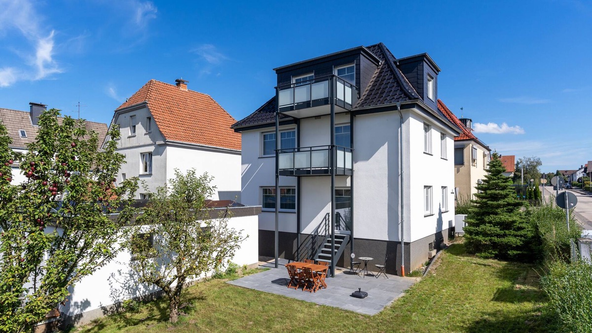 Oerlinghausen Apartment | Holiday apartment-private bathroom-ground floor