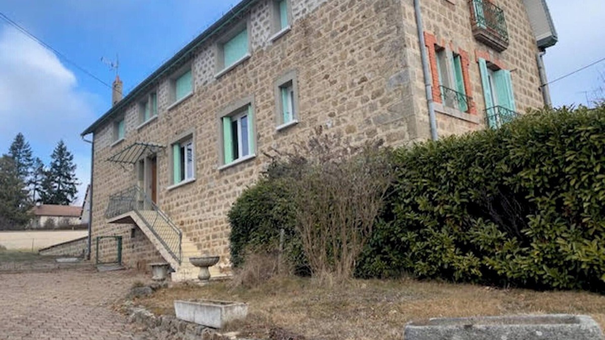 Usson-en-Forez Apartment | Holiday Apartment "Chez Patrice Et Marieline" with Mountain View, Shared Terrace & Wi-Fi