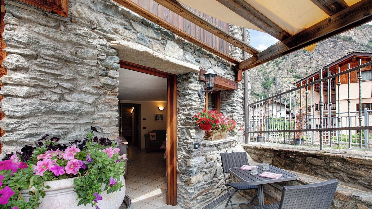 Arvier Apartment | Holiday Apartment "Maison Godioz - 1" with Mountain View, Shared Terrace & Wi-Fi