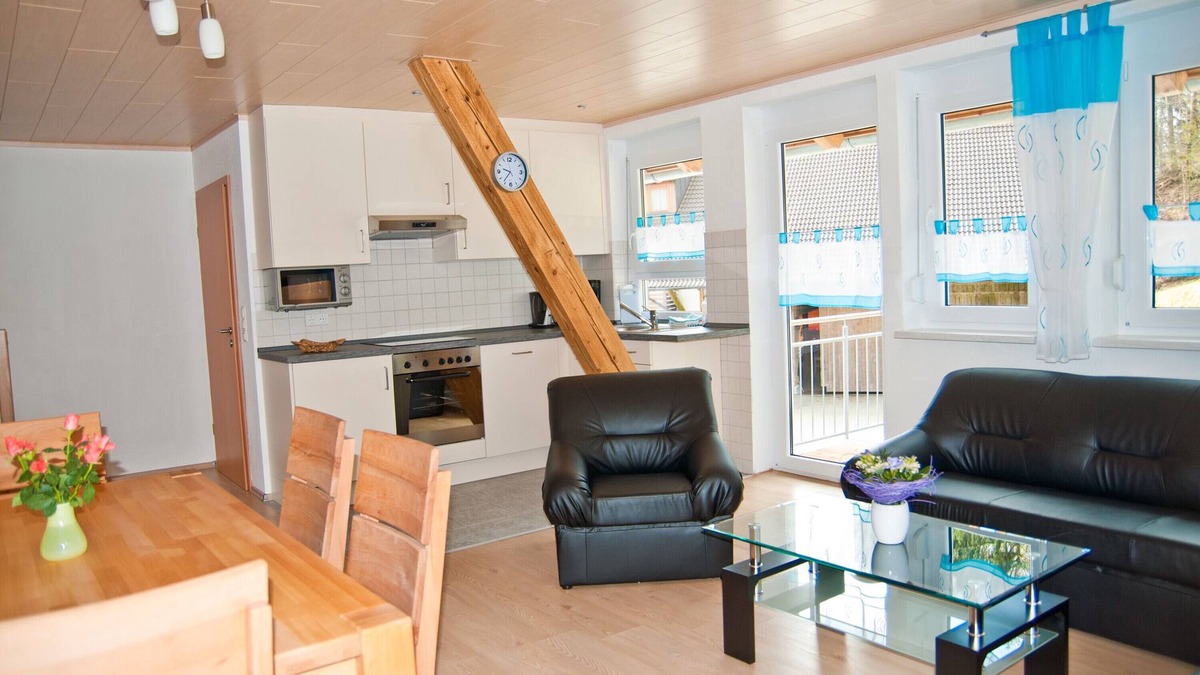 Owingen Apartment | Holiday Apartment '3' with Mountain View, Shared Garden and Wi-Fi