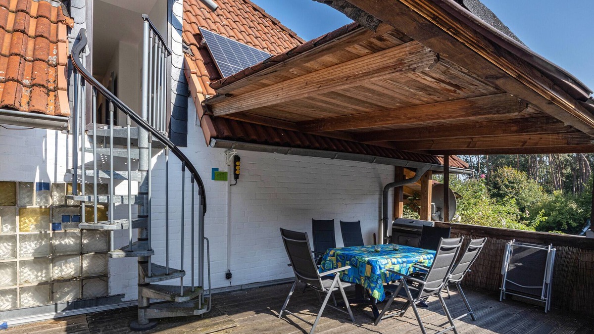 Region Hannover District Apartment | Holiday Apartment 4 with Private Garden, Balcony and Wi-Fi