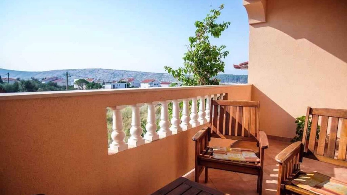 Barbat na Rabu Apartment | Holiday apartment 50 m from the Adriatic Sea