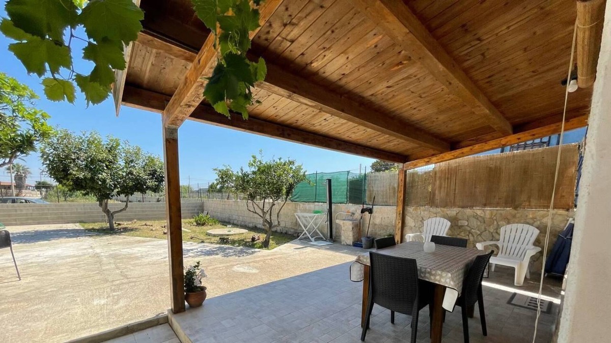 Granelli Apartment | (Holiday Apartment) "A Casuzza" on the sea