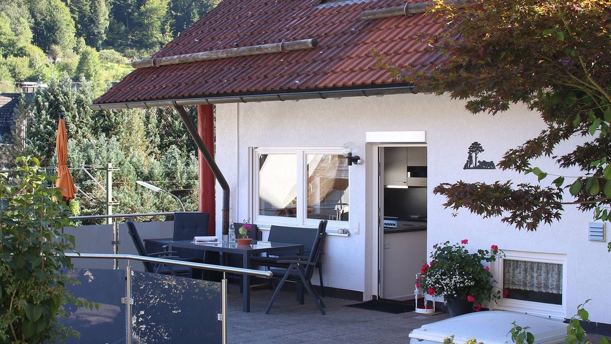 Calmbach Apartment | Holiday Apartment "Am Eiberg" with Mountain View, Private Terrace & Wi-Fi