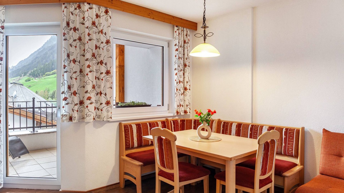 Ischgl Apartment | Holiday Apartment "Alpenflora 2" with Mountain View, Balcony & Wi-Fi