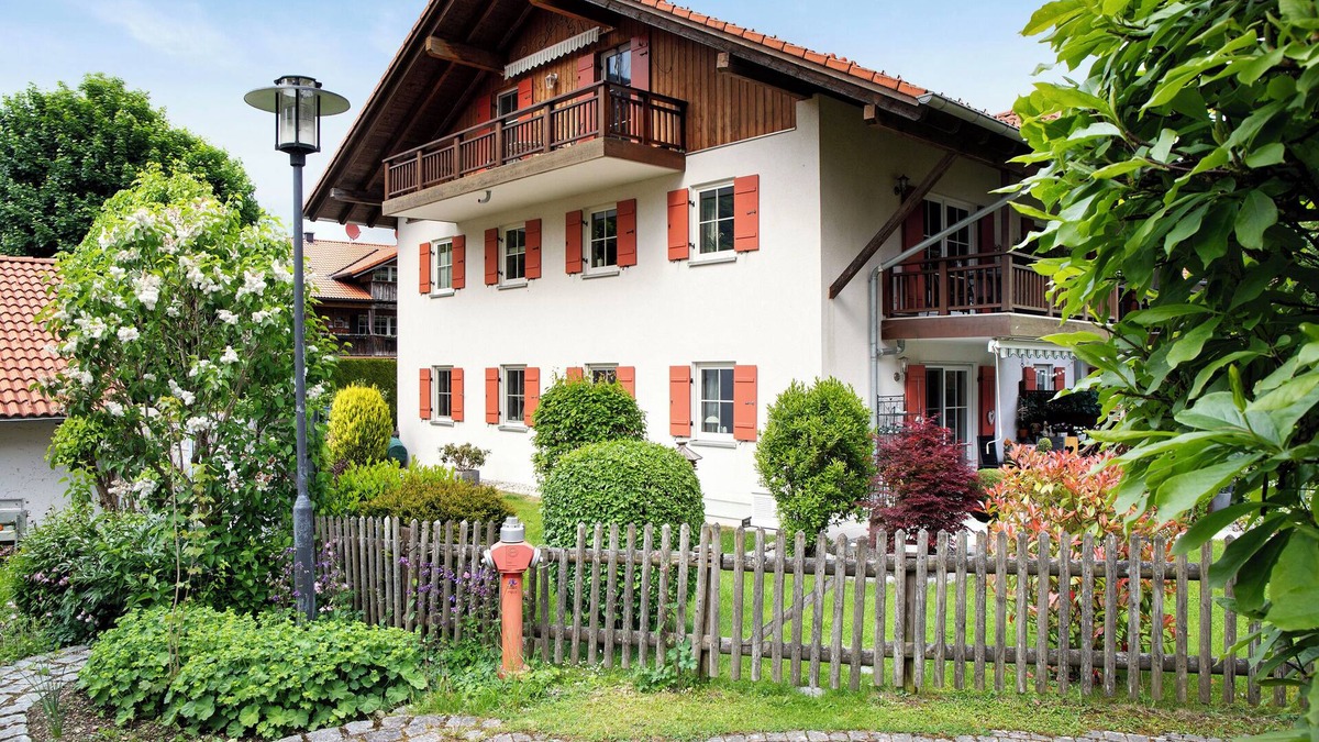 Oberau Apartment | Holiday Apartment 'Alpenglück - With a View' with Mountain View and Balcony