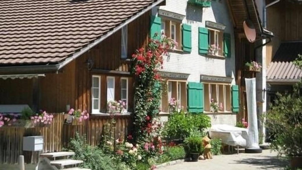 Luetisburg Apartment | holiday apartment/apt. for 9 guests with 110m² in Lütisburg (177739)