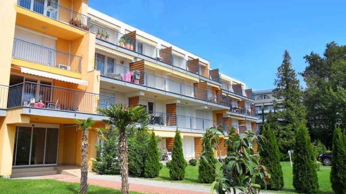 Csopak Apartment | Holiday apartment At Lake Balaton with paddling pool