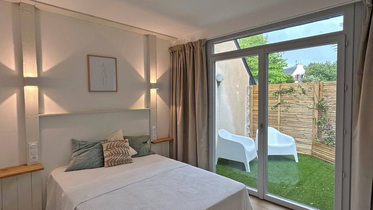 Hillion Apartment | Holiday Apartment "Au Colombier" with Private Terrace & Shared Garden