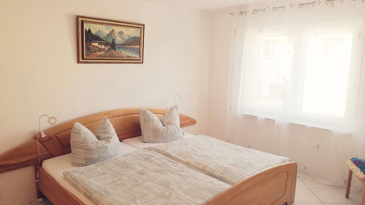 Badenhard Apartment | Holiday Apartment 'Auf Dem Land' with Shared Terrace, Shared Garden and Wi-Fi