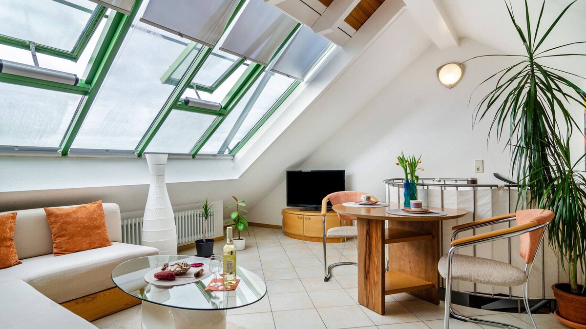 Meersburg Apartment | Holiday Apartment "Bodenseeblick" with Wi-Fi on Request