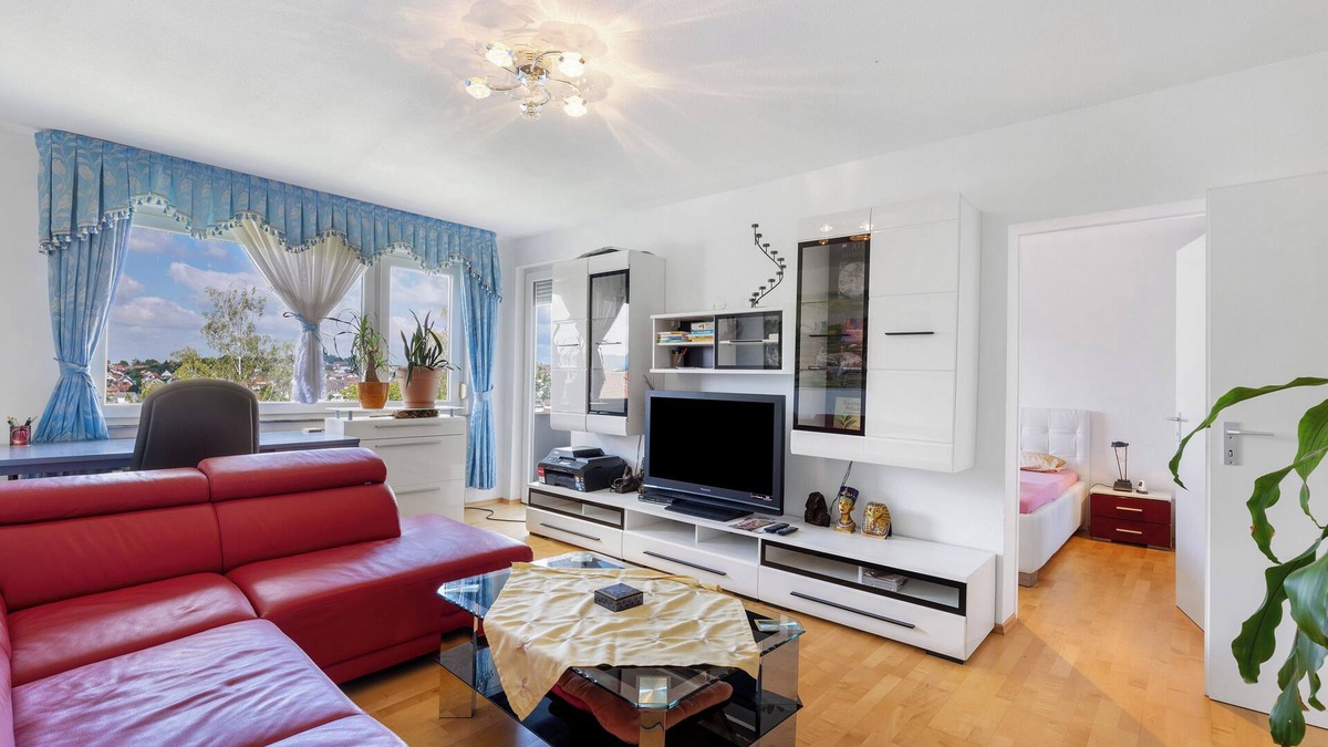 Eningen Apartment | Holiday Apartment 'Bright, Quiet Attic Apartment' with Balcony and Wi-Fi