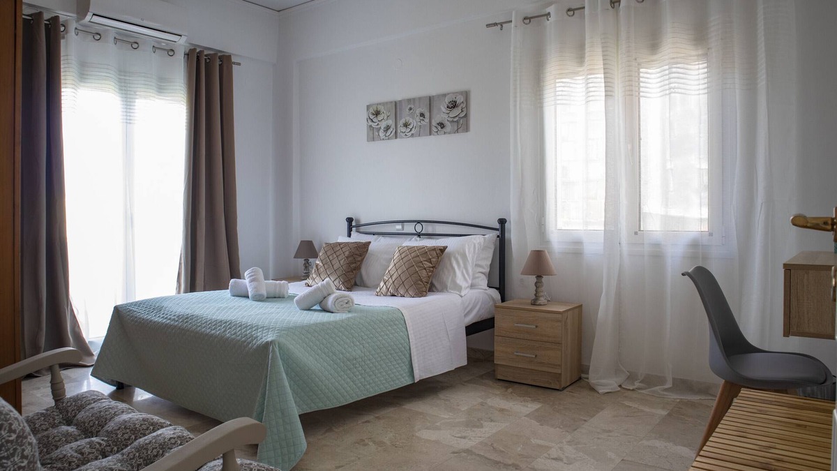 Analipsi Apartment | Holiday Apartment "Costas" with Sea View, Balcony & Wi-Fi