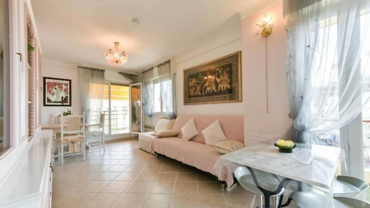 Prado - Republique Apartment | Holiday apartment Cannes for 1 - 3 persons with 2 bedrooms - Holiday apartment in one or multi-famil