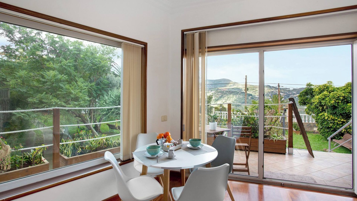 Teror Apartment | Holiday Apartment "Carmelo Y Carmela 2" with Mountain View, Private Terrace & Wi-Fi
