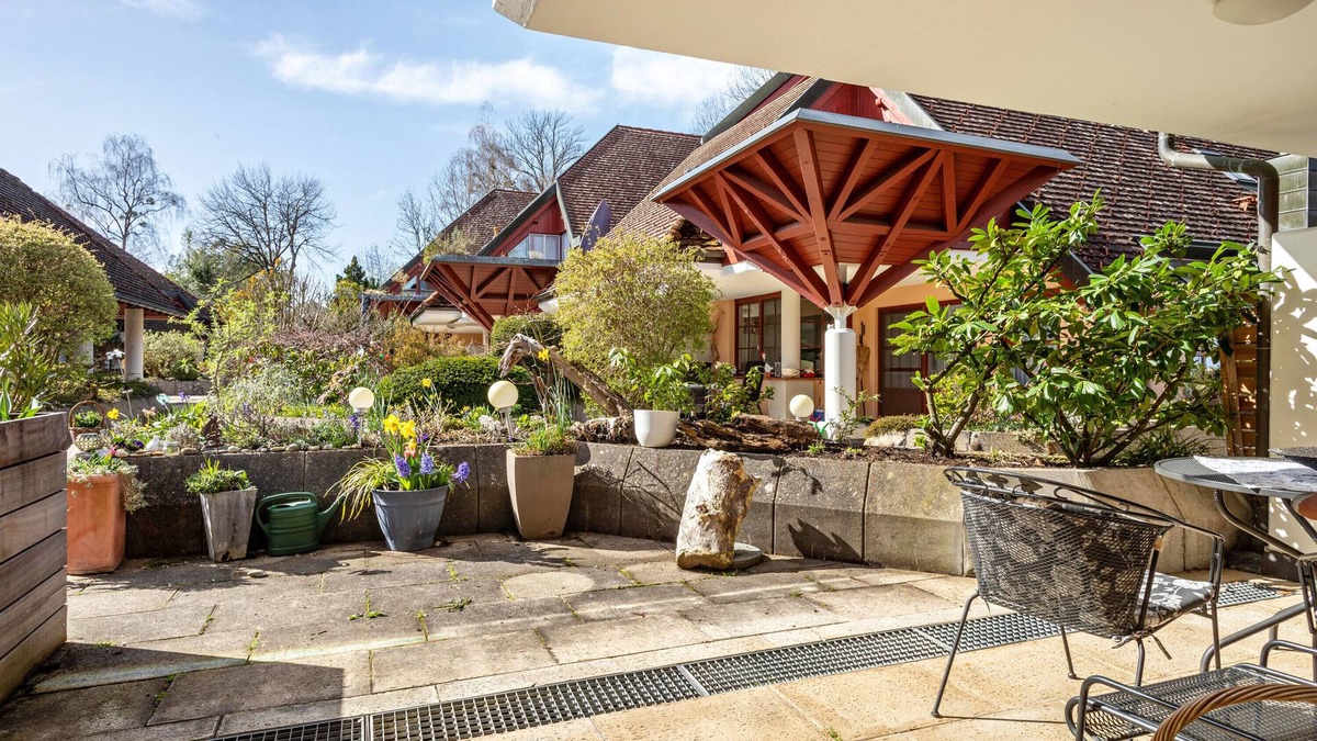 Kressbronn Apartment | Holiday Apartment "Claudis Seeland" with Private Terrace & Wi-Fi
