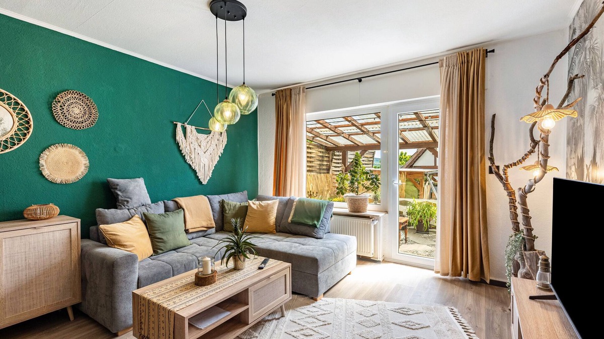 Homberg Apartment | Holiday Apartment 'Unit 1' with Private Terrace and Wi-Fi
