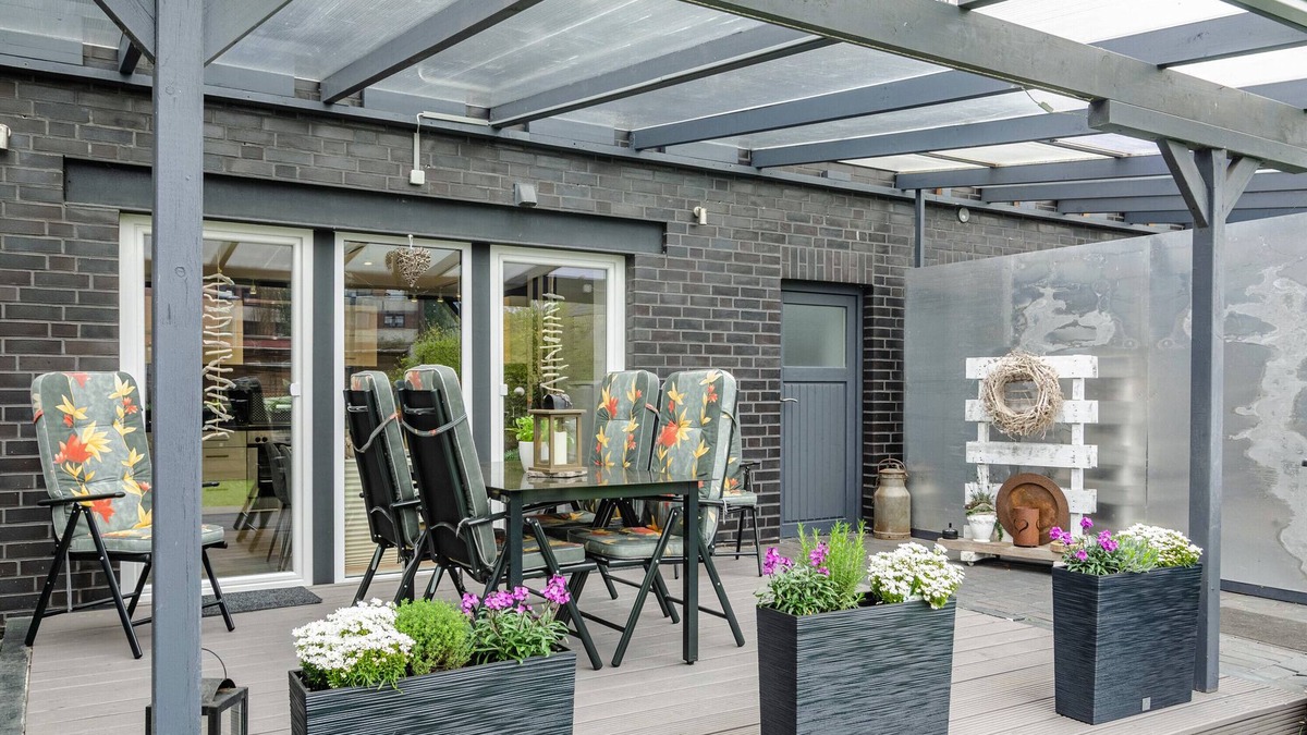Heppens Apartment | Holiday Apartment "Femeer 01" with Private Terrace & Wi-Fi