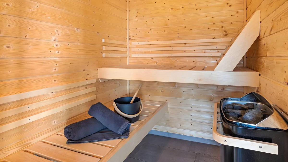 Altenbeken Apartment | Holiday Apartment "Egge Resort 7g" with Balcony, Whirlpool and Sauna