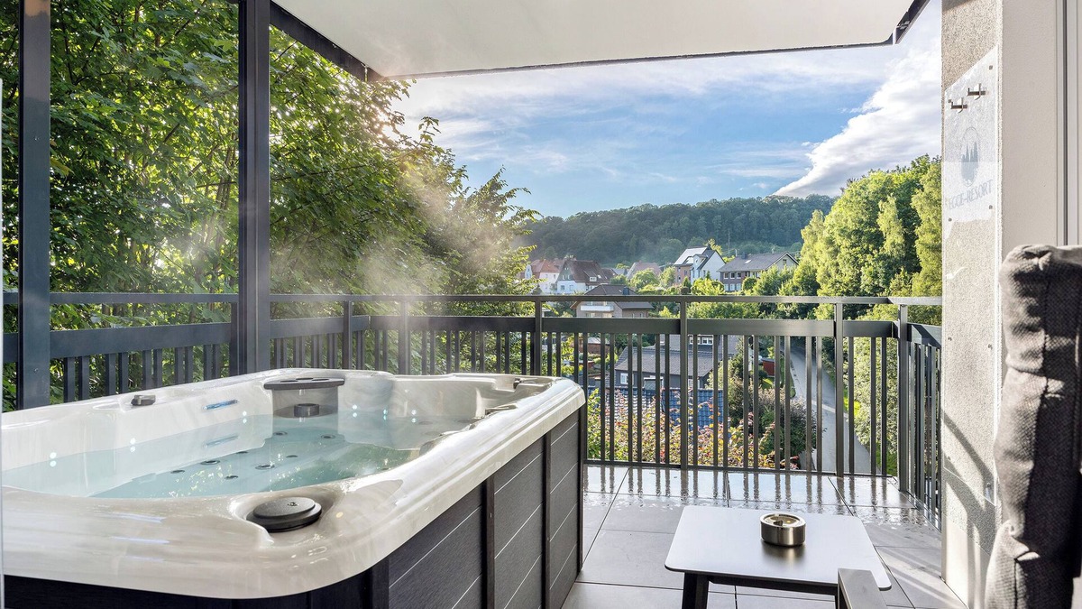 Altenbeken Apartment | Holiday Apartment "Egge Resort 7a" with Balcony, Whirlpool and Sauna