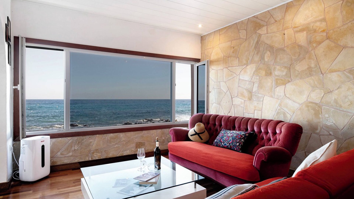 Arrieta Apartment | Holiday Apartment "El Mar Y Tú" with Sea View & Wi-Fi