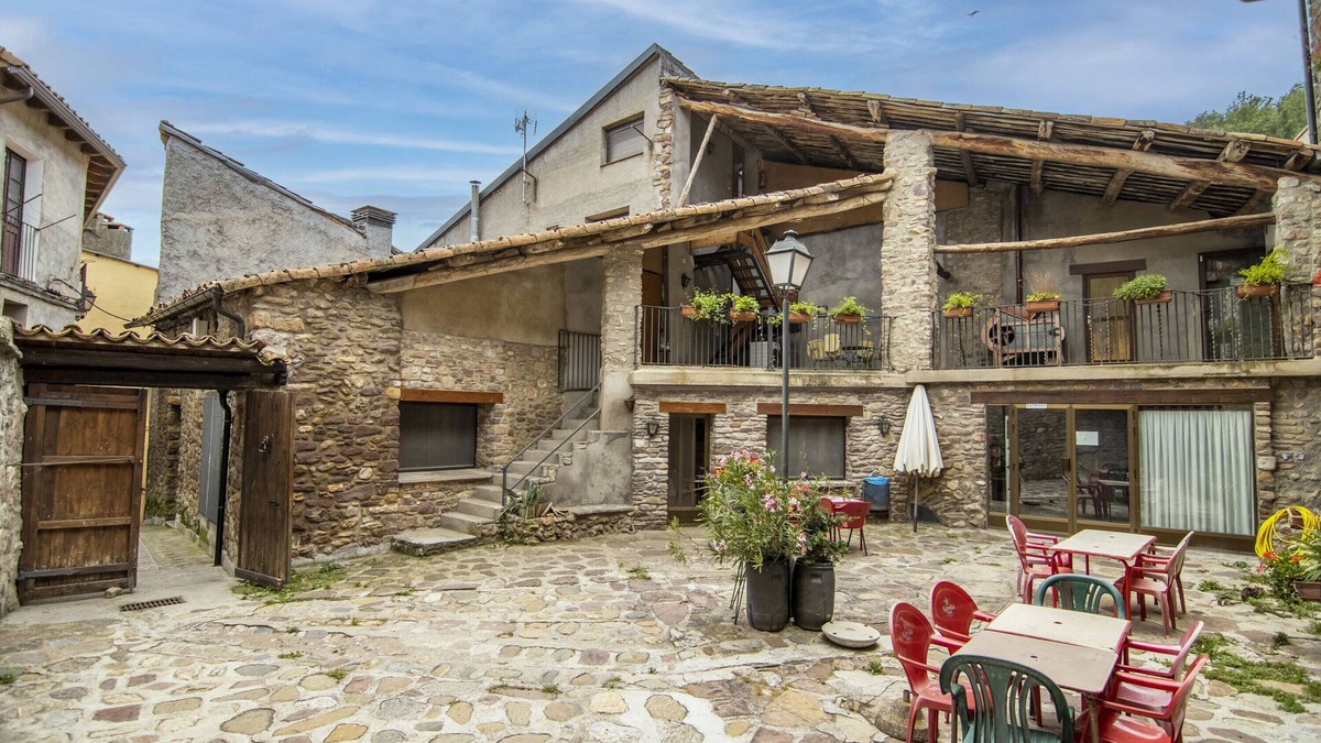 Les Iglesies Apartment | Holiday Apartment "Mossen Batista Freixe" with Mountain View, Private Terrace & Wi-Fi