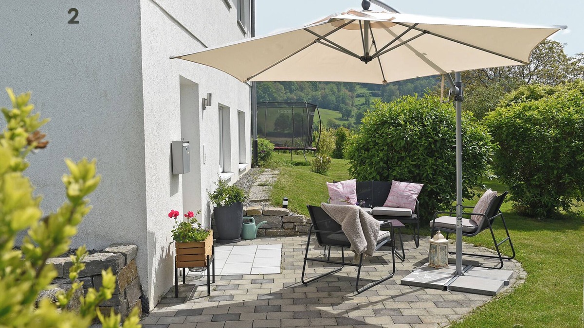 Frickingen Apartment | Holiday Apartment "Familie Strehl" with Private Garden and Wi-Fi