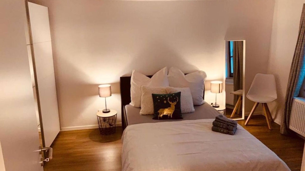 Passau Apartment | Holiday Apartment "Felix Living 2" with Wi-Fi
