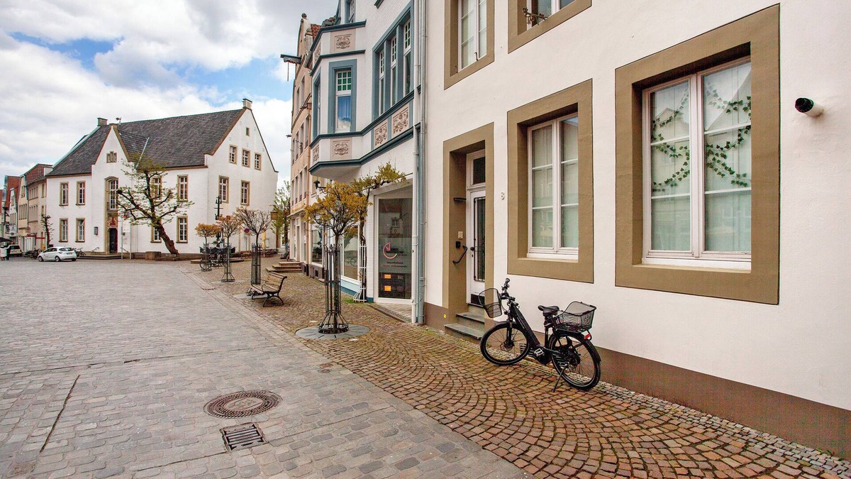 Warendorf Old Town Apartment | Holiday Apartment 'Ferienwohnung Am Marktplatz' with Wi-Fi