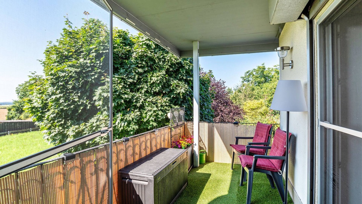 Weiler Apartment | Holiday Apartment 'Ferienwohnung Burgblick' with Balcony & Wi-Fi