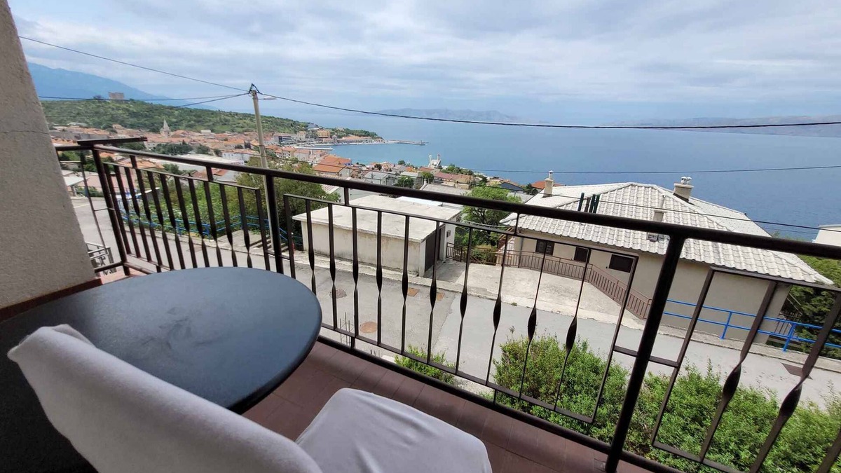 Senj Apartment | Holiday apartment for 5 people with sea view and great surroundings