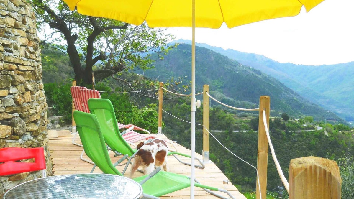 Badalucco Apartment | Holiday apartment for 2 people for nature lovers in a unique panoramic position