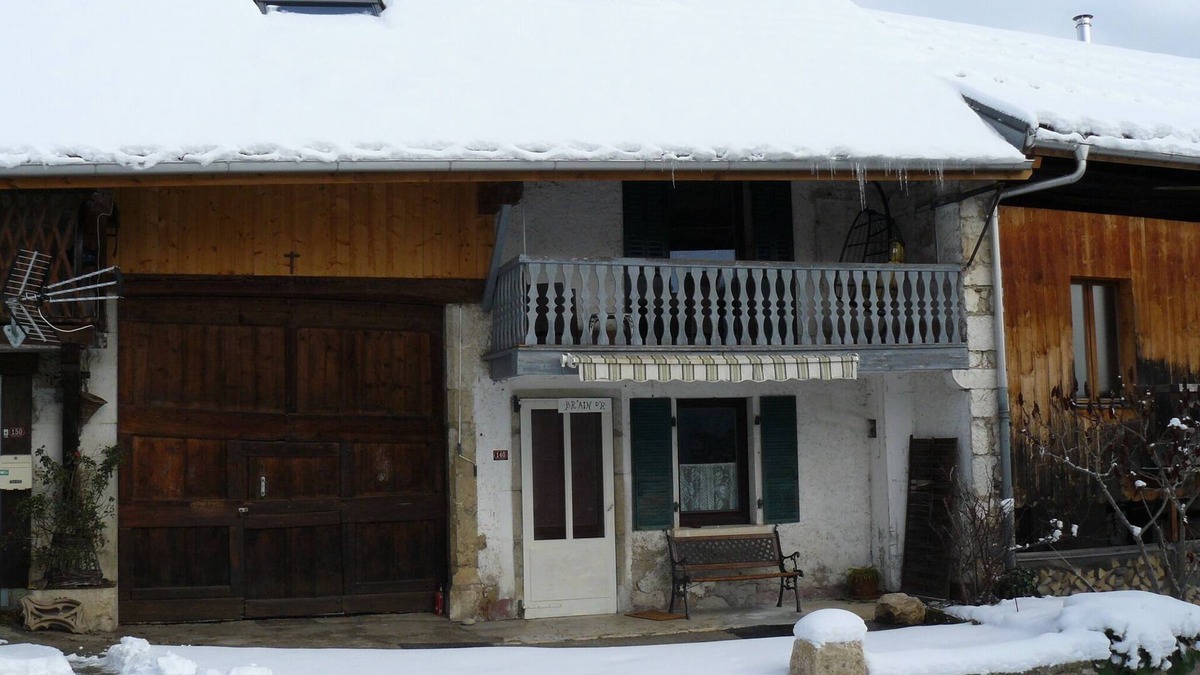 Ruffieu Apartment | Holiday Apartment "Gite Brain De Ruffieu" with Private Terrace & Wi-Fi