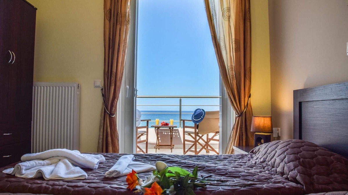 Kato Stalos Apartment | Holiday apartment Maleme Kriti for 1 - 7 persons with 3 bedrooms - Twin house