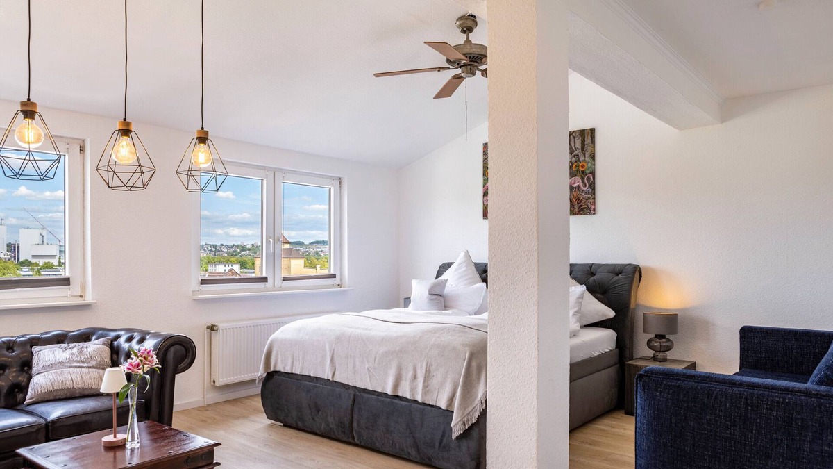 Bettenhausen Apartment | Holiday Apartment 'Grimms Suite' with Balcony, Wi-Fi and Air Conditioning