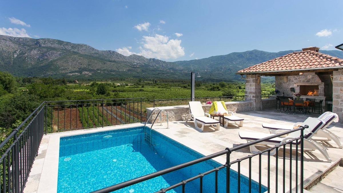 Gruda Apartment | Holiday apartment Gruda for 1 - 6 persons with 3 bedrooms - Row house