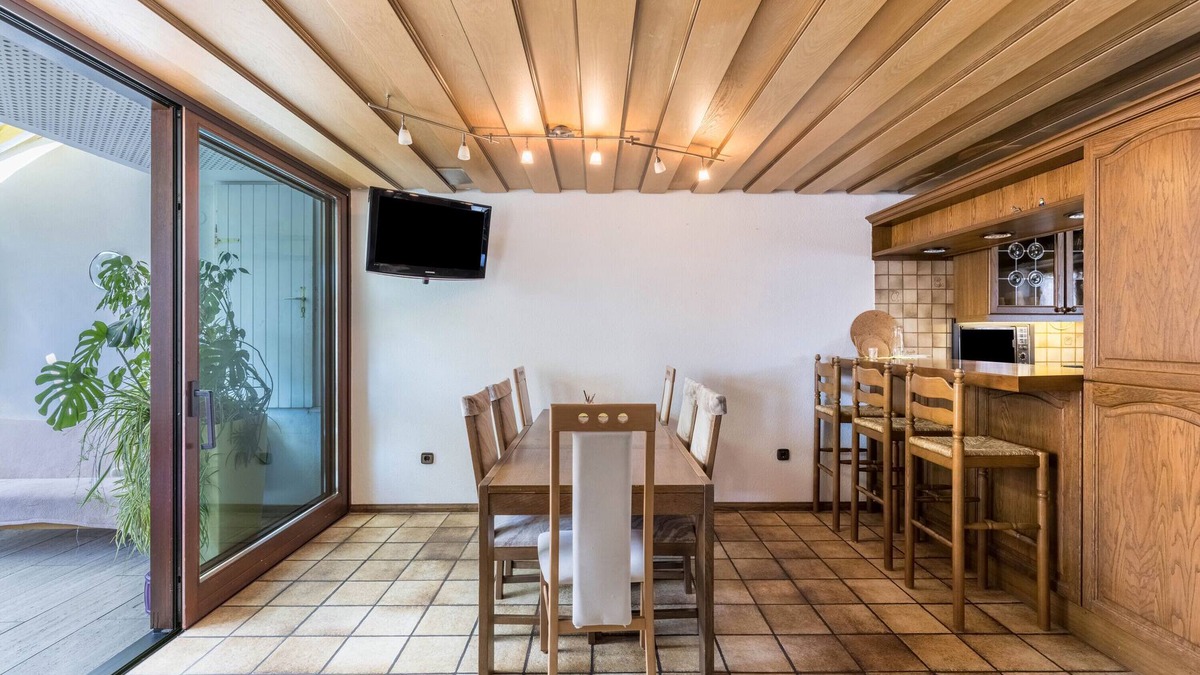 Wehingen Apartment | Holiday Apartment 'Handwerkertreff und Ferienwohnung' with Terrace, Balcony & Wi-Fi
