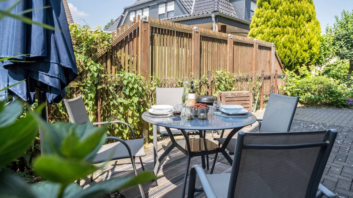 Mahndorf Apartment | Holiday Apartment "Hanse" with Private Terrace & Wi-Fi