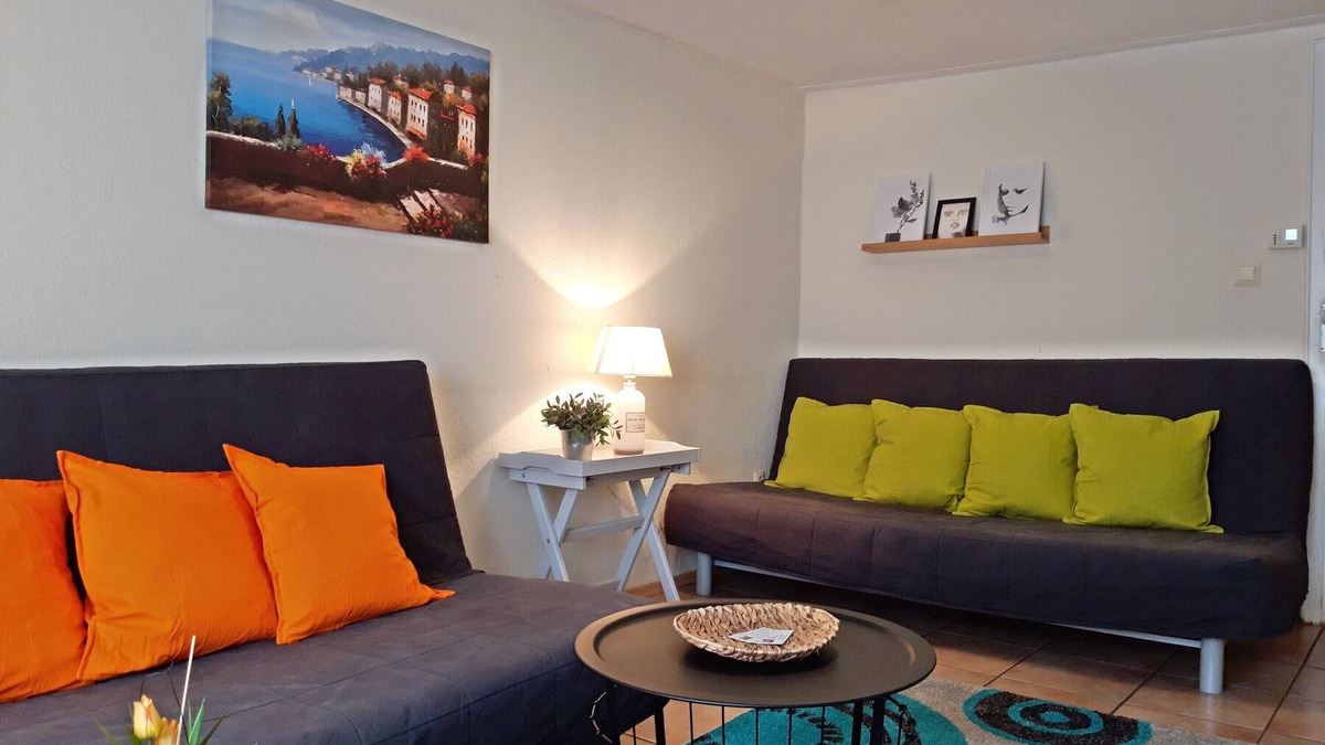 Neuendorf Apartment | Holiday Apartment 'Haus des Handwerkers' with Wi-Fi