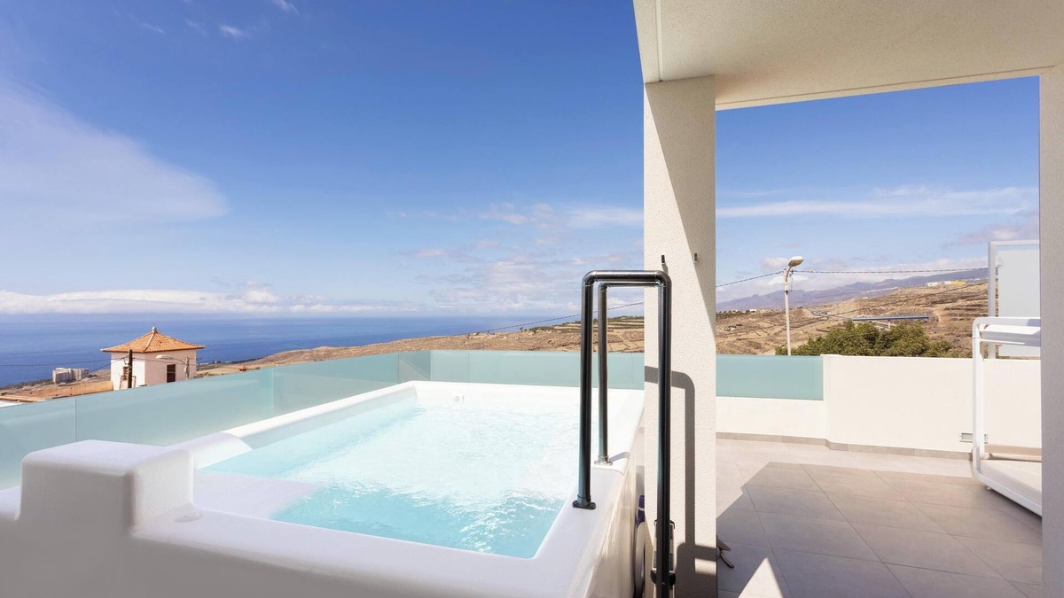 Adeje Apartment | Holiday Apartment Home of Tulio with Sea View, Mountain View, Wi-Fi