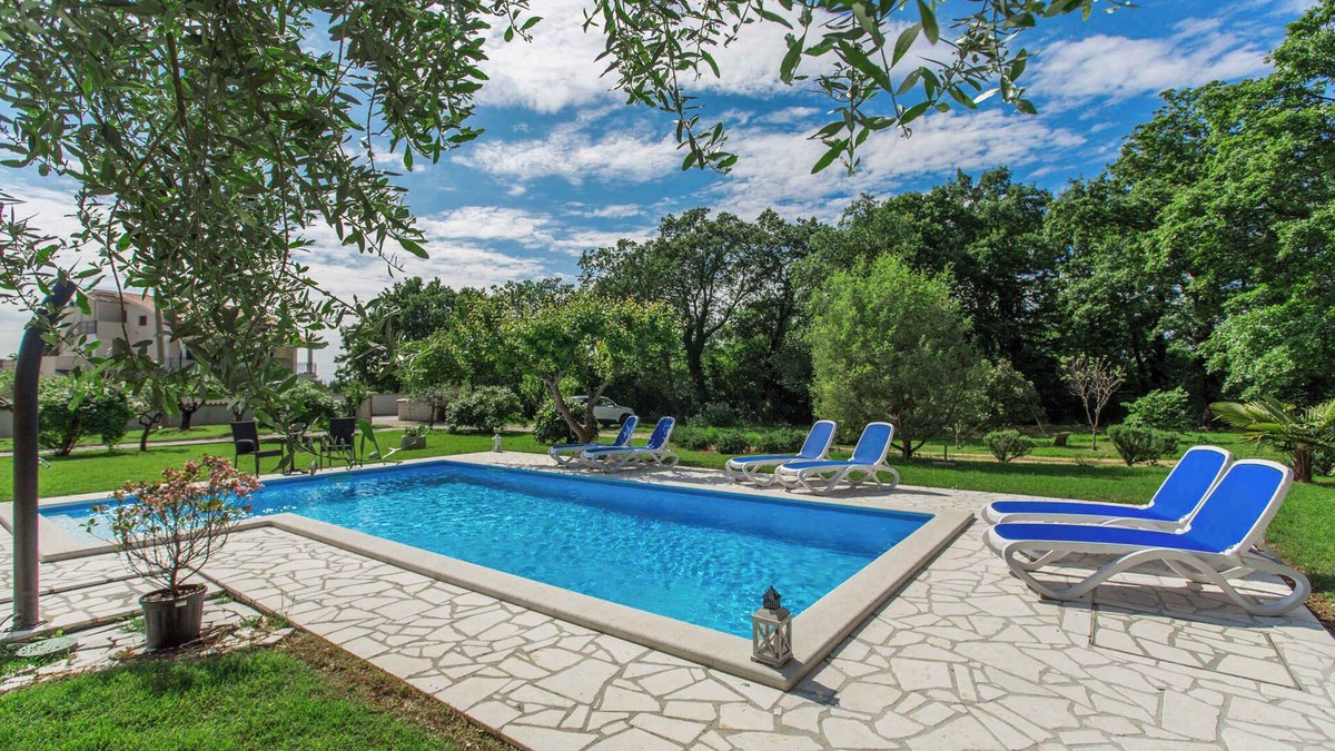 Susnjici Apartment | Holiday apartment with pool and air conditioning