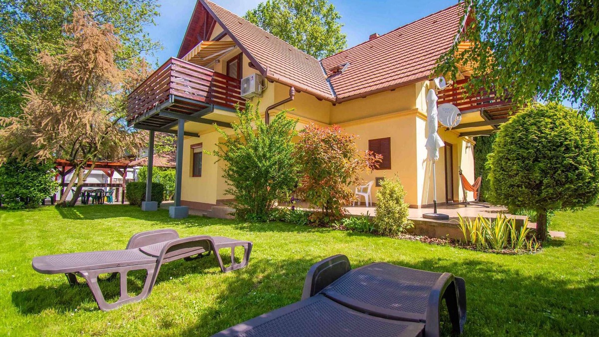 Balatonlelle Apartment | Holiday apartment 250 meters from the beach