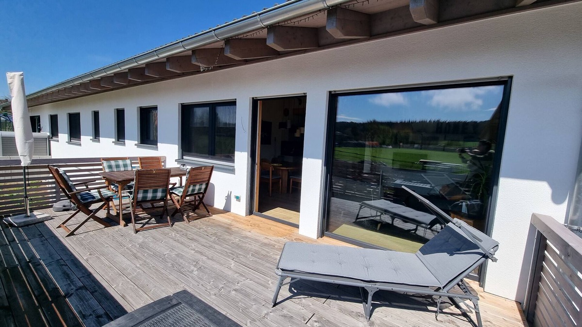 Dietingen Apartment | Holiday Apartment "Hubertus" with Balcony & Wi-Fi