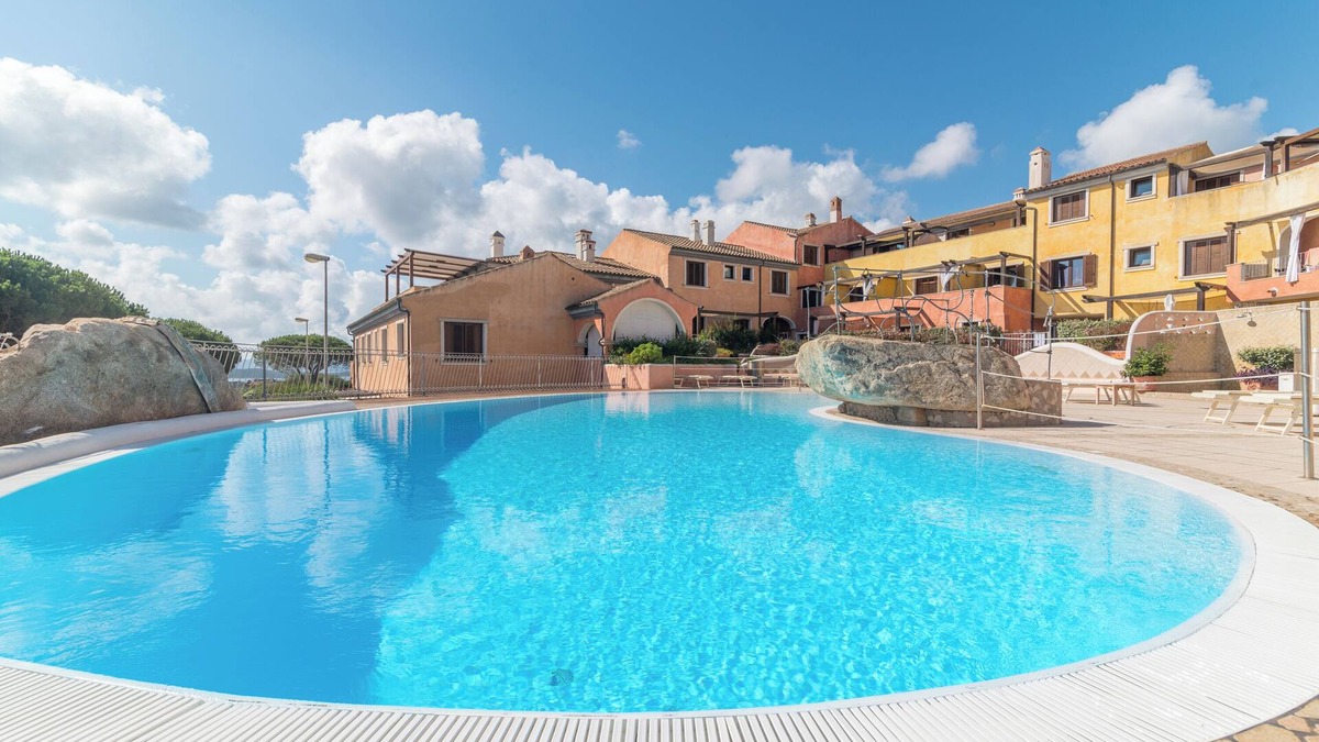 La Maddalena Apartment | Holiday Apartment "C 102 Puntavilla Mare" with Pool, Garden, Terrace, A/C & Wi-Fi