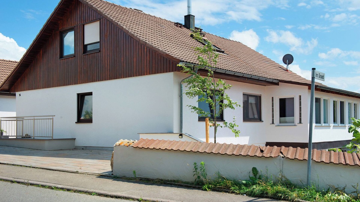 Illmensee Apartment | Holiday Apartment "Jules" with Private Terrace and Wi-Fi