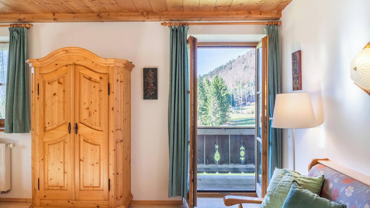Jachenau Apartment | Holiday Apartment Karwendelblick with Mountain View