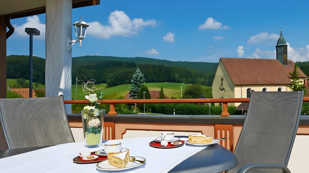 Biederbach Apartment | Holiday Apartment 'Kirchblick' with Balcony and Wi-Fi