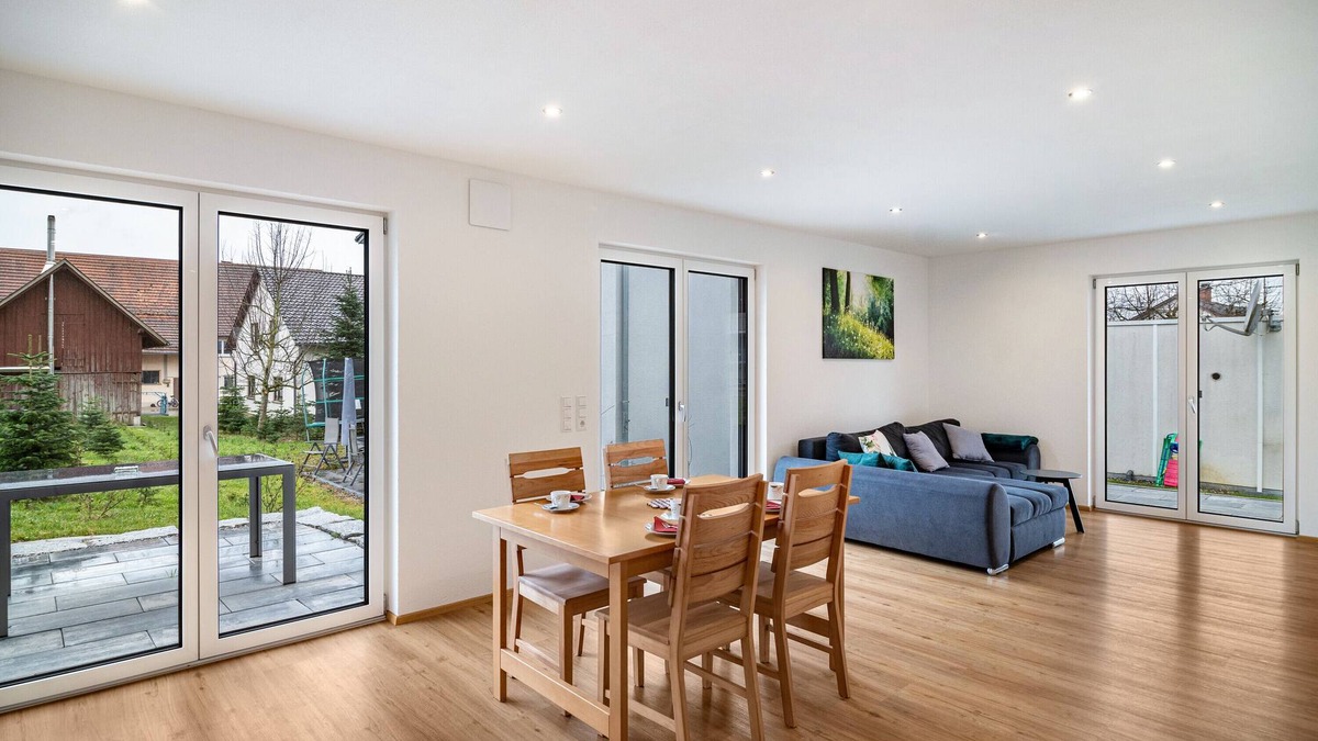 Ravensburg Apartment | Holiday Apartment "Kiefer" with Private Terrace & Wi-Fi